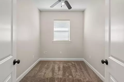 Bedroom - 70203 10th St, Covington, LA 70433 photo 1 of 3
