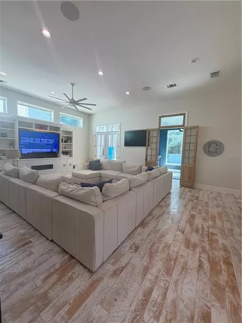 Living - 1012 Ox Bow Ct, Covington, LA 70433 photo 3 of 3