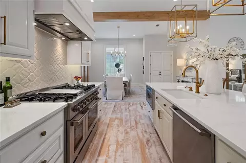 Kitchen - 1012 Ox Bow Ct, Covington, LA 70433 photo 3 of 5