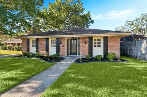 9412 Francine Dr, River Ridge, LA 70123