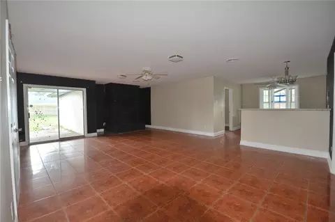 Living - 100 Devon Rd, Laplace, LA 70068 photo 2 of 4