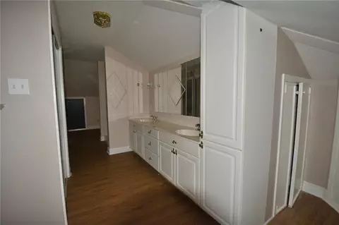Bath - 100 Devon Rd, Laplace, LA 70068 photo 1 of 1