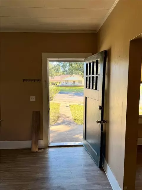 Entry Way - 408 Pershing Ave, Bunkie, LA 71322 photo 1 of 5
