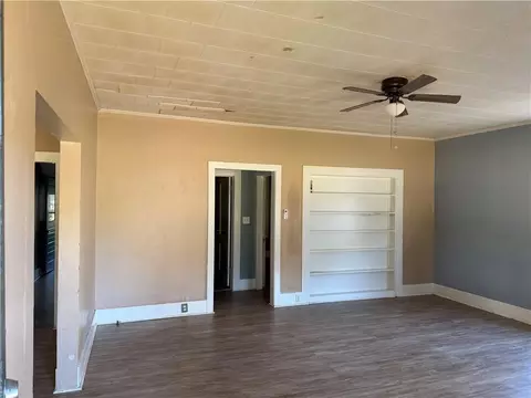 Living - 408 Pershing Ave, Bunkie, LA 71322 photo 2 of 10