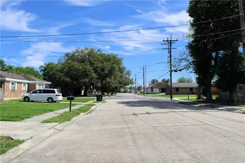 6619 Foch Rd, New Orleans, LA 70126
