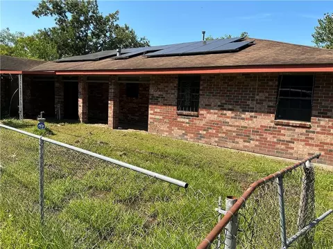 117 Shadowbrook Ln, Laplace, LA 70068