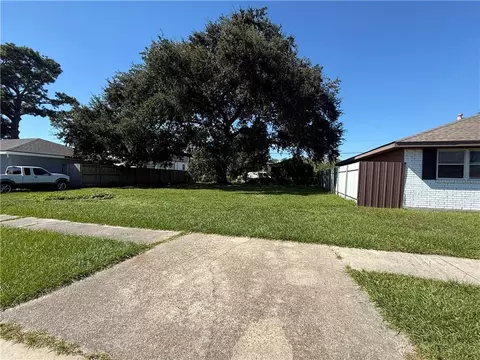 2500 Kenneth Dr, Violet, LA 70092 photo 2