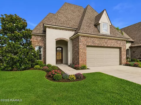 107 Autumnbrook Dr, Broussard, LA 70518