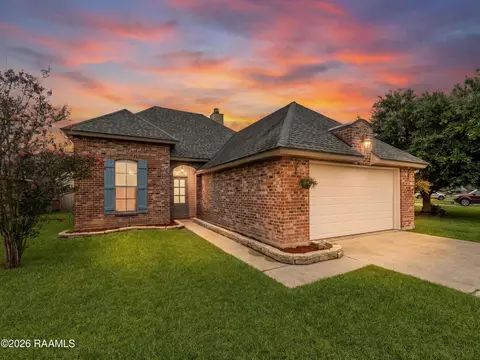 101 Sandhill Crane Dr, Lafayette, LA 70508