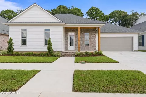 600 Traditions Dr, Lafayette, LA 70508