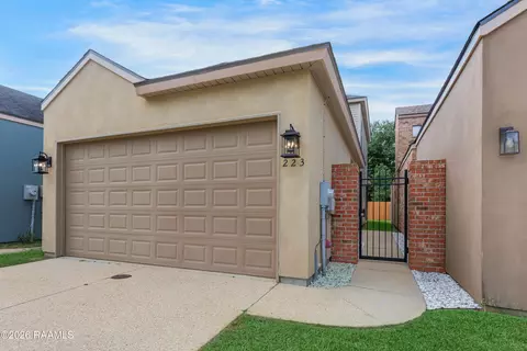 223 Chimney Rock Blvd, Lafayette, LA 70508