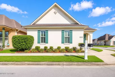 123 Pettigrove Dr, Youngsville, LA 70592