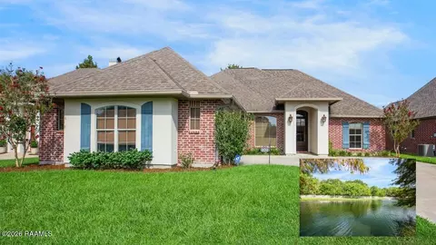 102 Hollow Green Dr, Lafayette, LA 70508