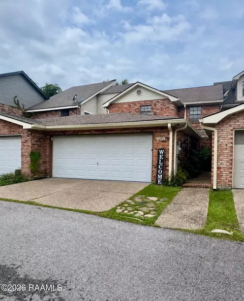 102 Ambiance Cir, Lafayette, LA 70508