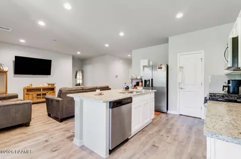 Kitchen - 225 Cane Run Ct, Duson, LA 70529 photo 2 of 2