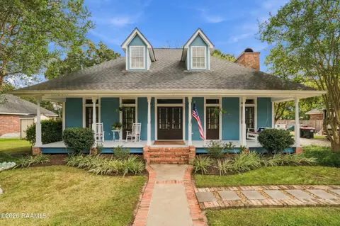 128 Kirkwood Ln, Youngsville, LA 70592