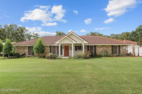1907 Teche Dr, Breaux Bridge, LA 70517