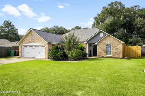 104 Shady Park Dr, Lafayette, LA 70508