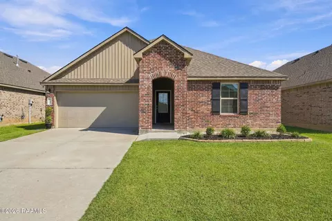 203 Broussard Hill Dr, Broussard, LA 70518
