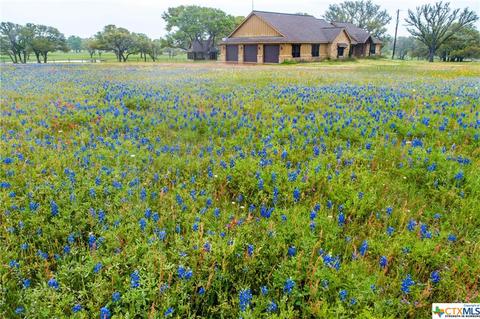 7 Kaiser Rd, Yoakum, TX 77995 photo 1