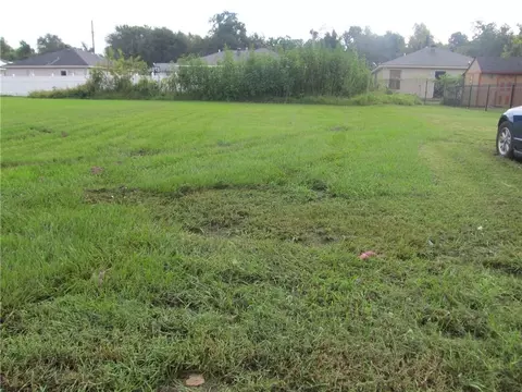Bennett Street, New Orleans, LA 70131