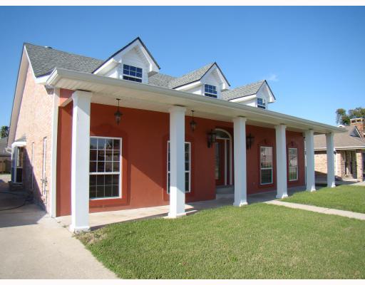 2912 Oak Dr, Violet, LA 70092 photo 1