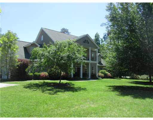 729 Old Landing Dr, Covington, LA 70433 photo 1