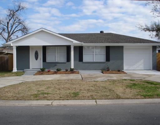 2905 Buffon St, Chalmette, LA 70043 photo 1