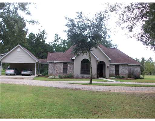 1050 Oak Crest Dr, Covington, LA 70435 photo 1