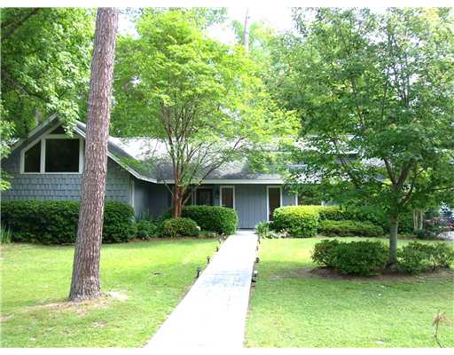 305 Devon Dr, Mandeville, LA 70448 photo 1
