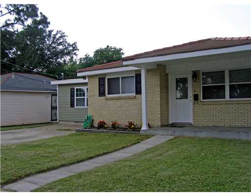 820 Gerry Dr, Kenner, LA 70062 photo 1