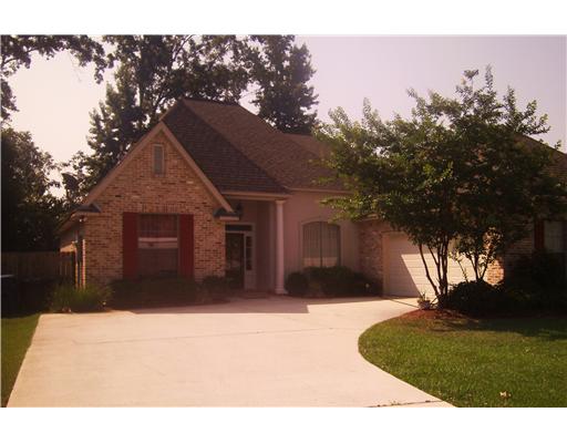 613 Maple St, Mandeville, LA 70448 photo 1