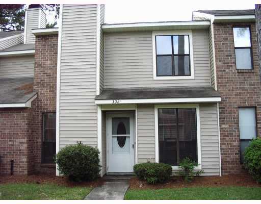 302 Pineridge East St, Mandeville, LA 70448 photo 1