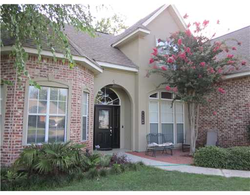 1160 Springwater Dr, Mandeville, LA 70471 photo 1