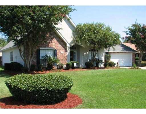 237 Woodcrest Dr, Covington, LA 70433 photo 1