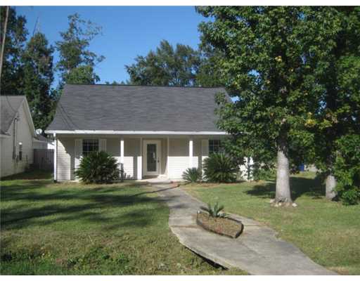 2102 Robin St, Slidell, LA 70460 photo 1