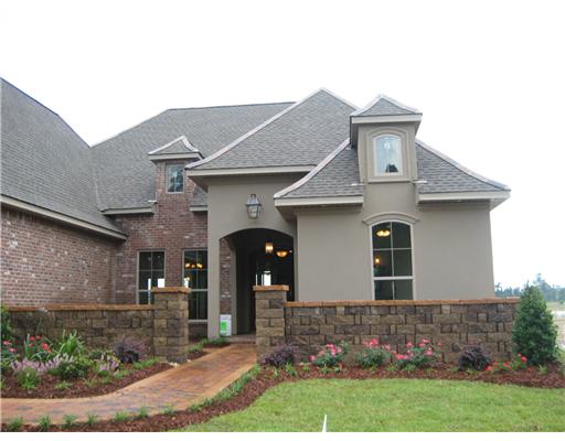 427 N Corniche Du Lac Dr, Covington, LA 70433 photo 1