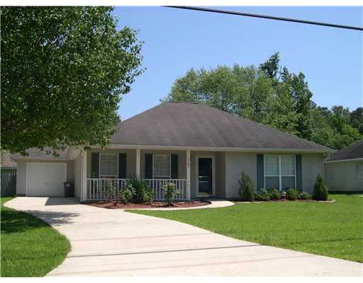2181 3rd St, Mandeville, LA 70471 photo 1