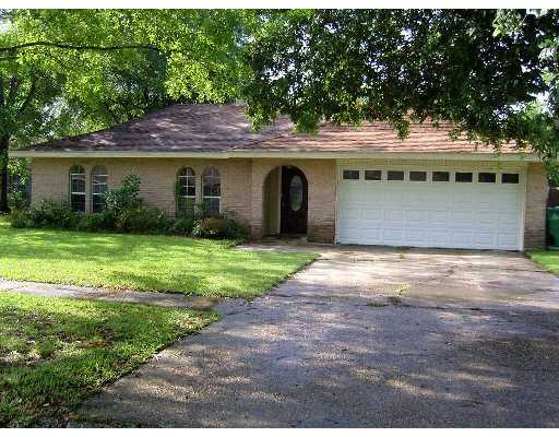 215 Darwin Dr, Slidell, LA 70458 photo 1