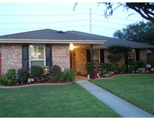 3234 E Lafourche Ct, Kenner, LA 70065 photo 1