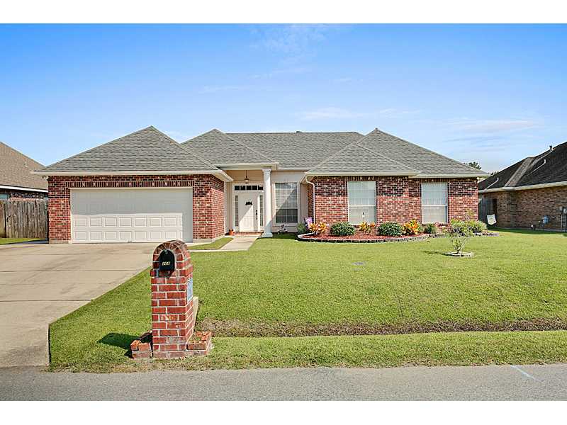 208 Hawthorn Dr, Luling, LA 70070 photo 1