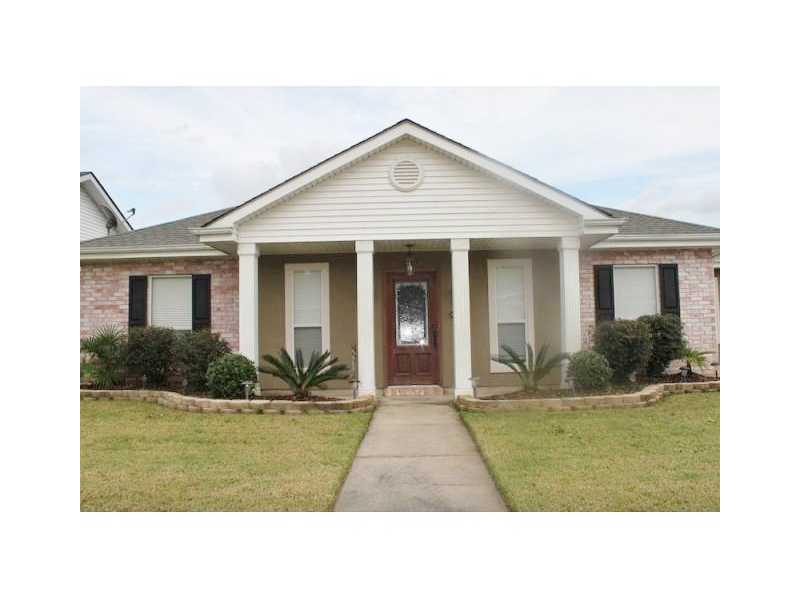 2705 Meadow Dr, Violet, LA 70092 photo 1