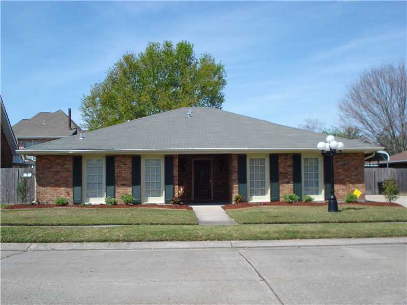 3259 E Lafourche Ct, Kenner, LA 70065 photo 1