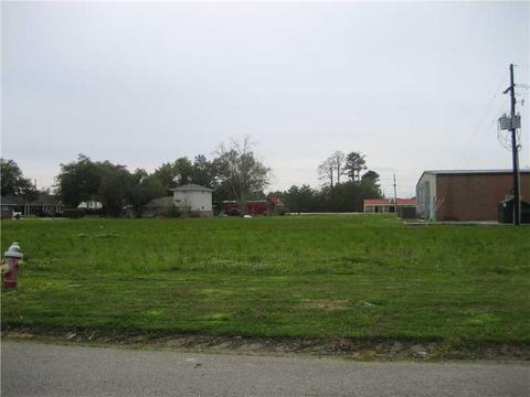 Martens Drive, Hammond, LA 70401