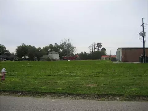 Martens Drive, Hammond, LA 70401