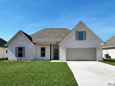 60831 Fairfax Dr, Lacombe, LA 70445