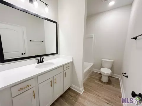 Bath - 609 Ramsey Spring Dr, Covington, LA 70435 photo 3 of 3