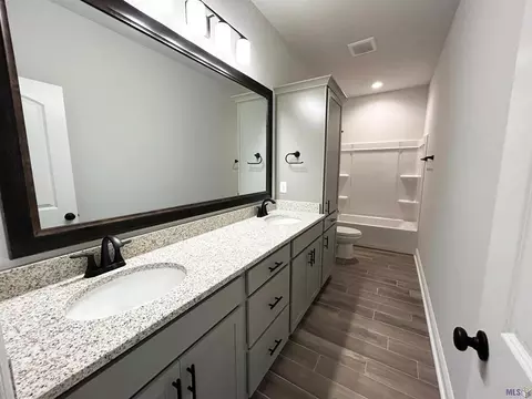 Bath - 621 Ramsey Spring Dr, Covington, LA 70435 photo 3 of 3
