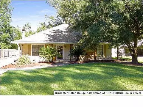 9982 Ardoon Dr, Baker, LA 70714 photo 1