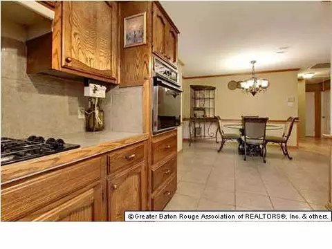 9982 Ardoon Dr, Baker, LA 70714 photo 6